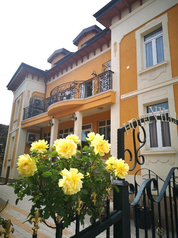 Villa Paris — Hotel in Hisarya