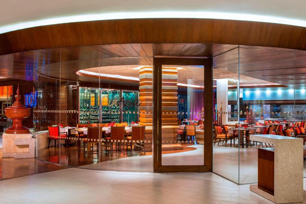 Exterior view, Sheraton Hua Hin Resort & Spa in Hua Hin / Cha-am