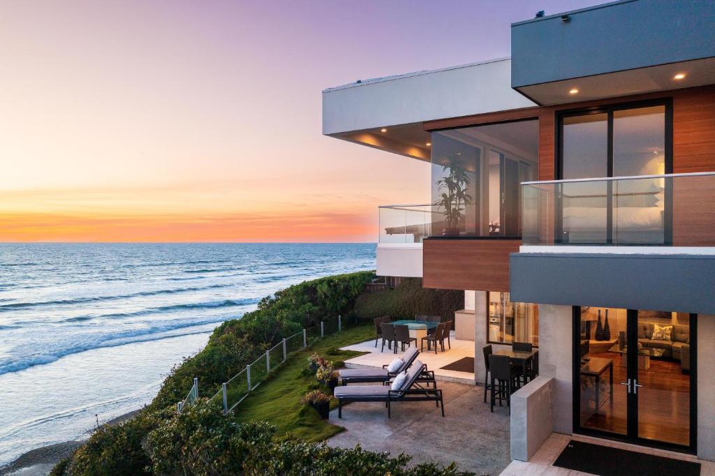 Unbeatable Location - Steps to Moonlight Beach, Encinitas
