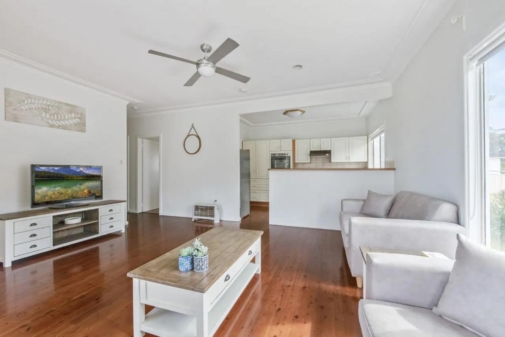 Seascape on Mitchell's, Mollymook