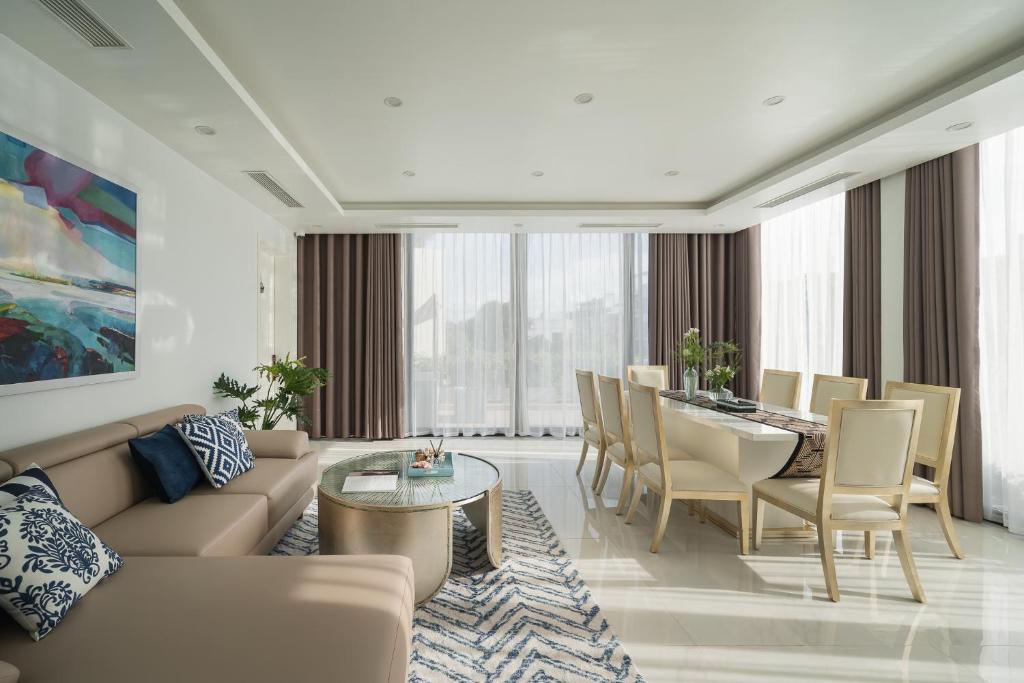 Tahagi Villa Tuan Chau Ha Long by HOFs