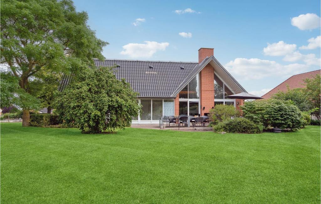 Awesome Home In Nyborg With 4 Bedrooms, Outdoor Swimming Pool And Swimming Pool