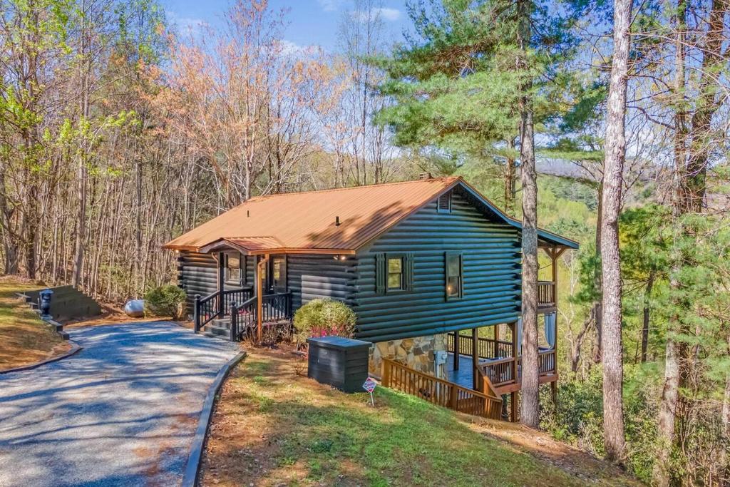 A Rustic Hideout, Ellijay