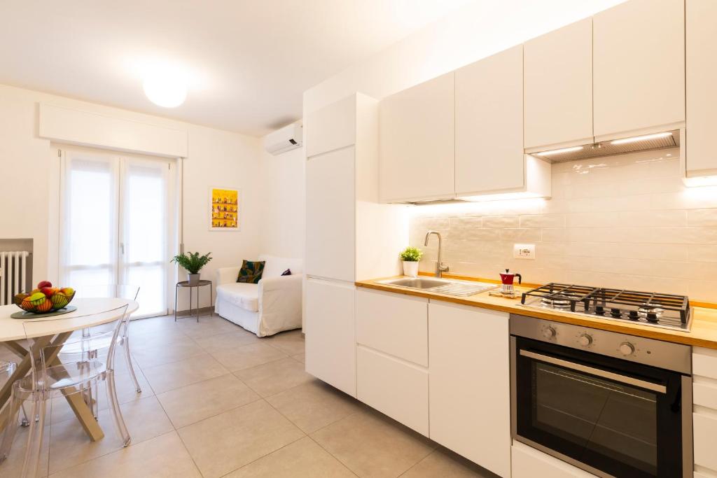 Brenta Top Floor - MM3 Yellow Line, Milán