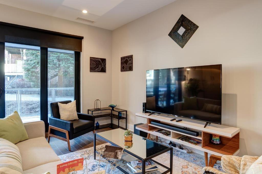 145 Biltmore Ave 541B0C, Asheville