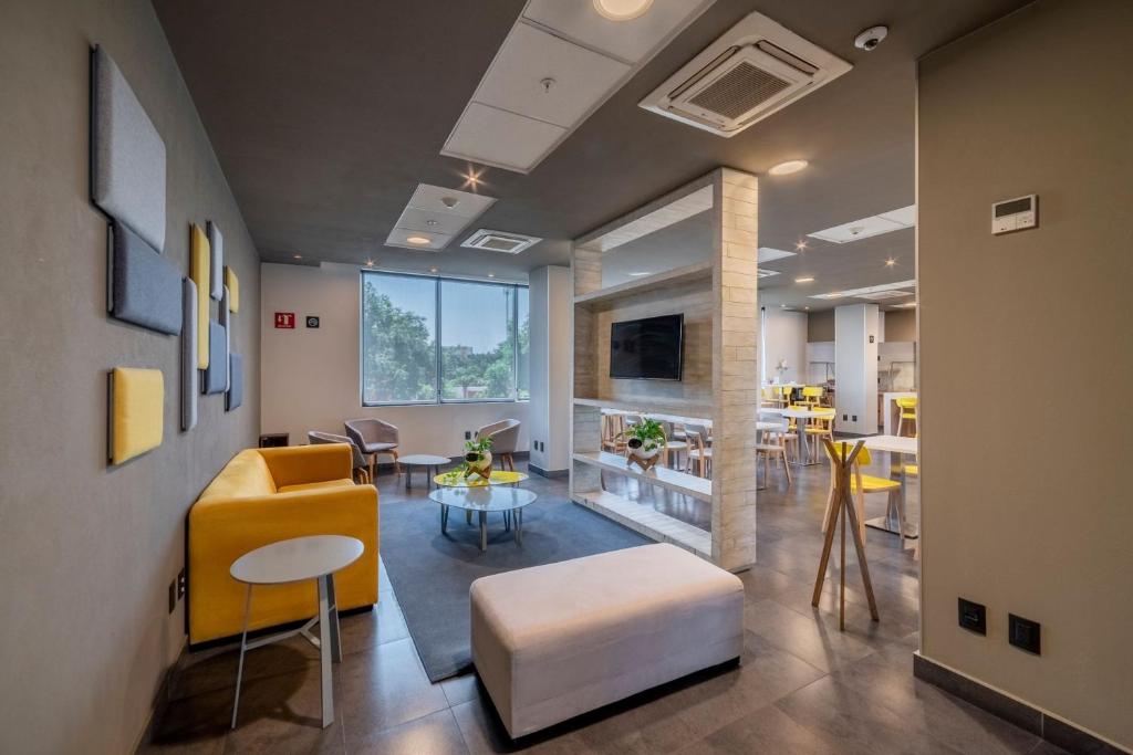 City Express Plus by Marriott Guadalajara Palomar - 4