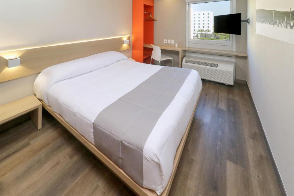 City Express Junior by Marriott Tijuana Otay - 1