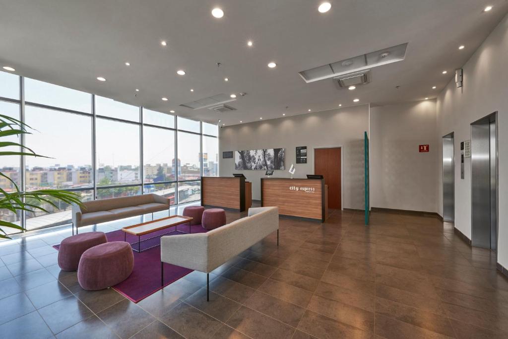 City Express by Marriott La Raza - 3