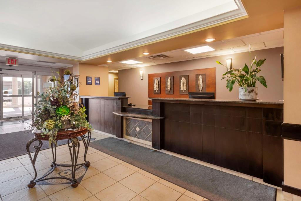 Best Western Rocky Mountain House photo