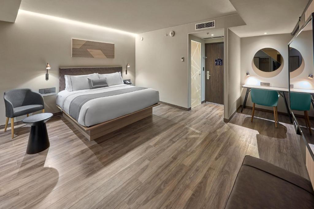 City Express Plus by Marriott Mérida photo