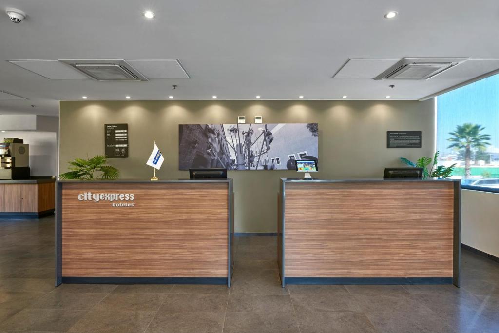 City Express by Marriott Queretaro Autopista - 5