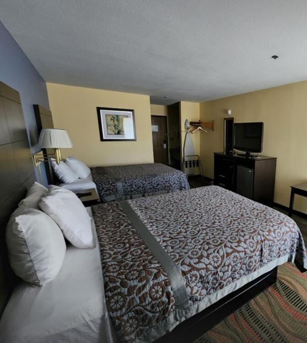 Days Inn by Wyndham Springfield photo