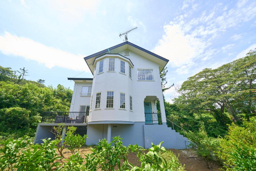 Suite Villa Izukogen Mikanno-Hanasaku-Shiroiie, Ito