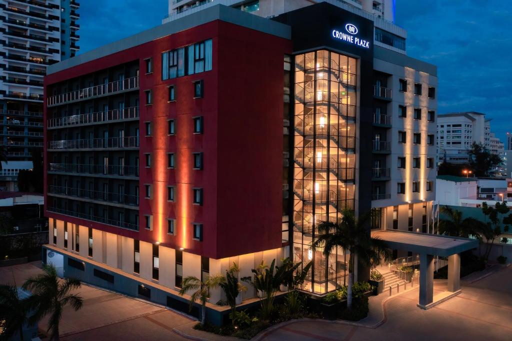Crowne Plaza Dar Es Salaam photo