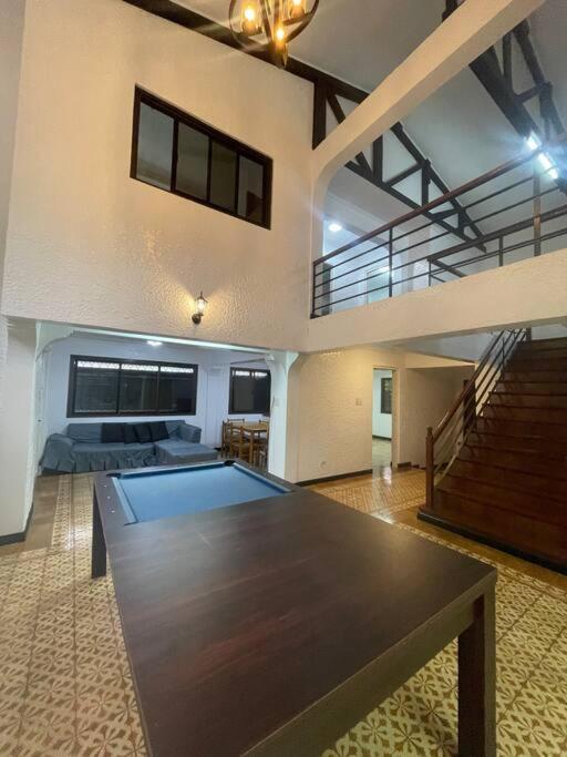 Lovely close to Skyranch (10pax) Apartment in Tagaytay (Philippines)
