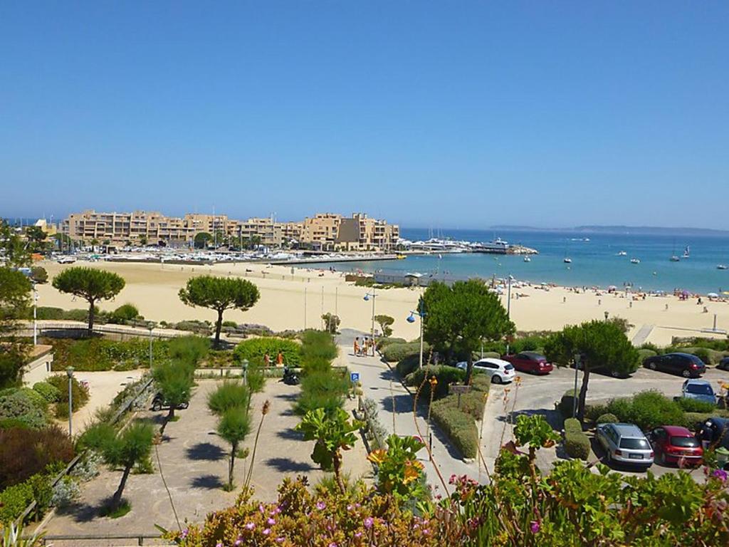 Appartement T2 avec Jardin, Parking et Climatiseur - Proche Plage Bormes-les-Mimosas - FR-1-251-436 - 3
