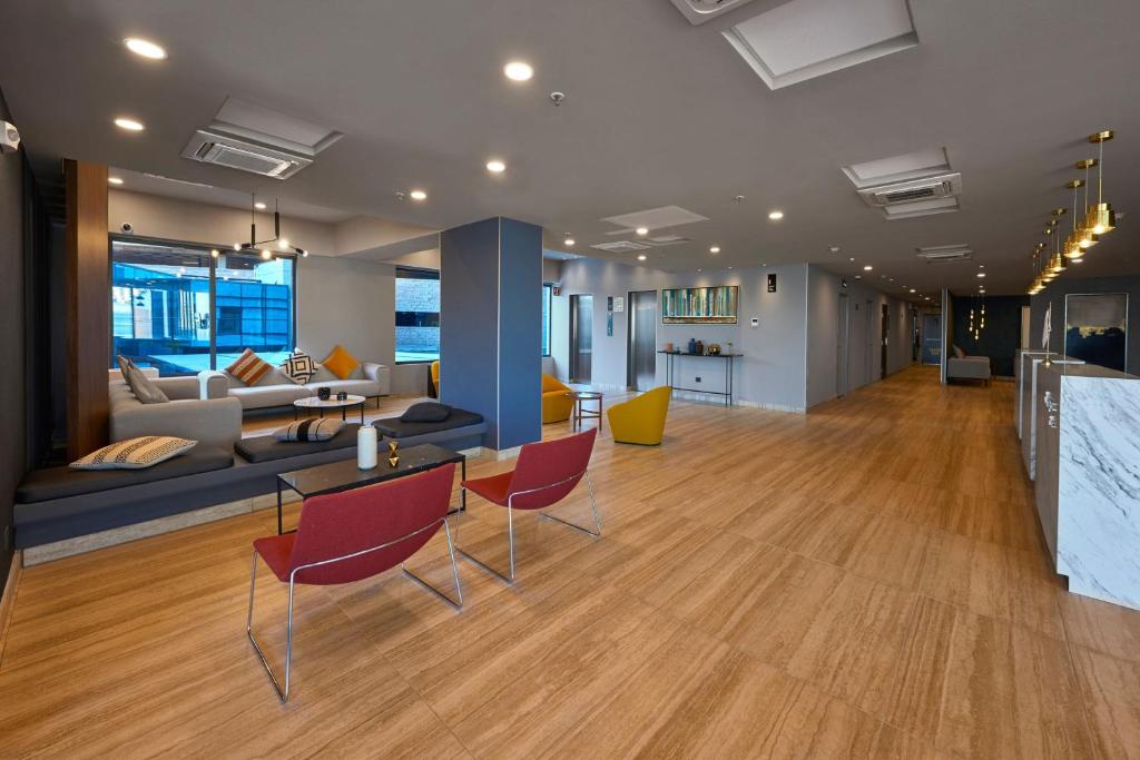 シウダー エクスプレス プラス バイ マリオット シウダー デ メヒコ インテルロマス (City Express Plus by Marriott Ciudad de Mexico Interlomas) フロント・ロビー