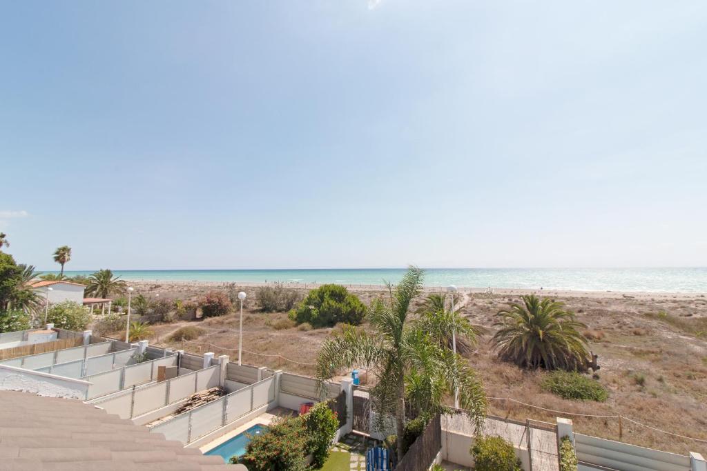 Global Properties, Adosado en primera linea de playa con vistas al mar, Sagunto