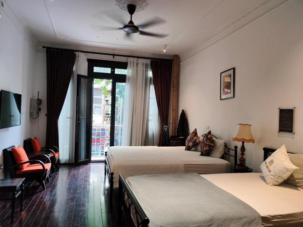 Centraltique Downtown - Bespoke Colonial House Near Hoan Kiem Lake photo