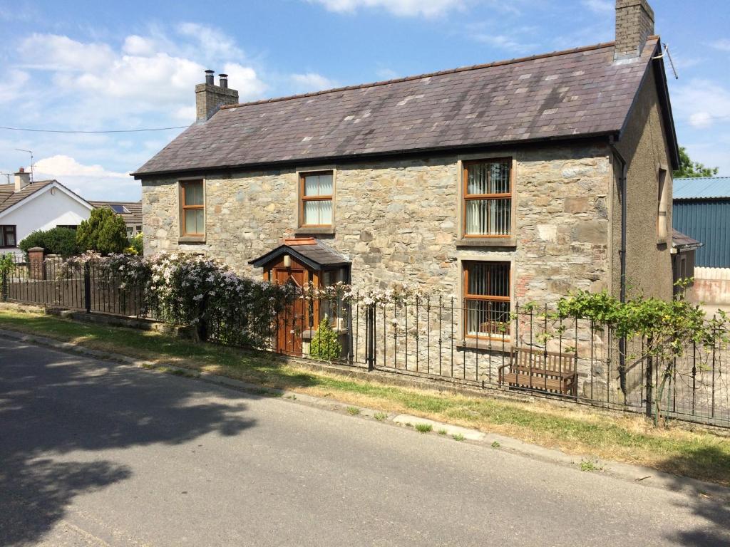 Grove Fort Self Catering Farmhouse