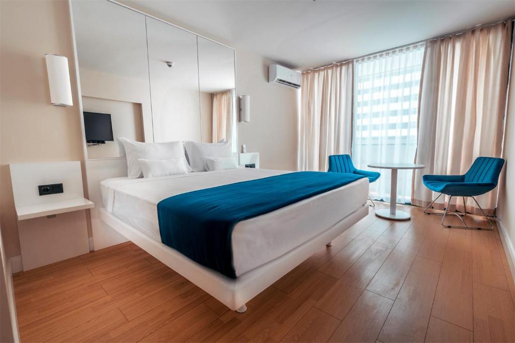 Hotel Suite with Seaview, Batumi