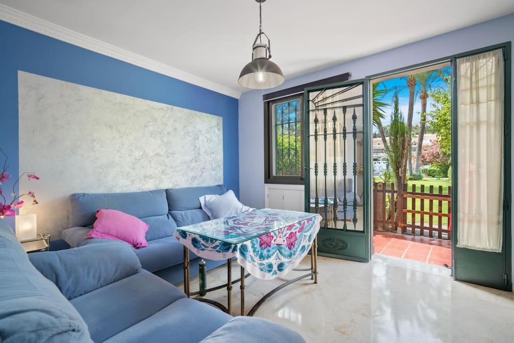 Unique 2 Br Apart in Golden Mile✺ Pool ✺ Parking, Marbella