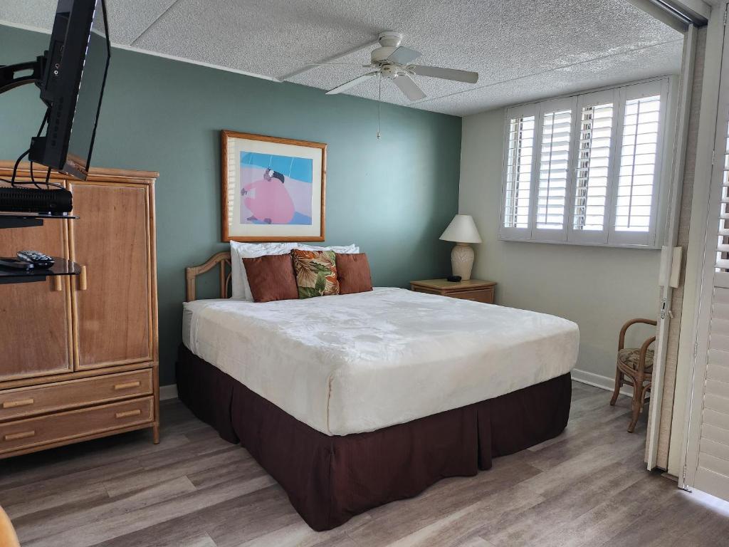 Private One Bedroom Condo, with Corporate Rental Car Savings Code Included, Free Onsite parking photo