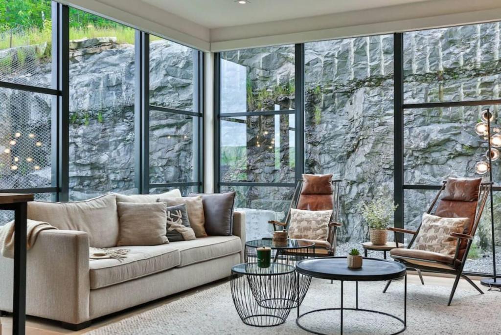 101 Horizon - 3 Bdrs Tremblant Ski In Out plus Spa & Sauna, Mont-Tremblant