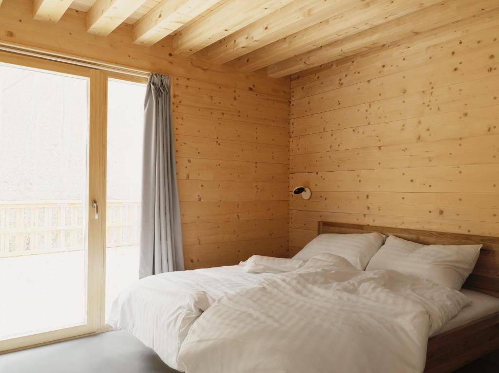 Mondholz - Urban Inn 24-7 - 2