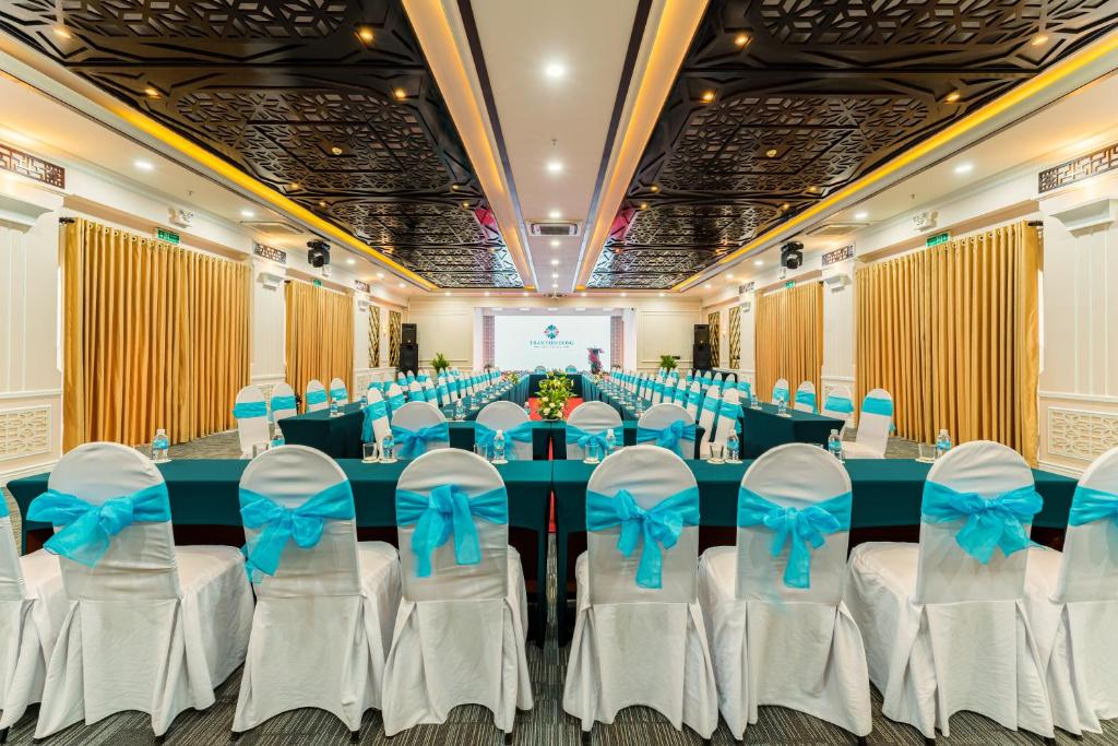 Tárgyalóterem/bálterem