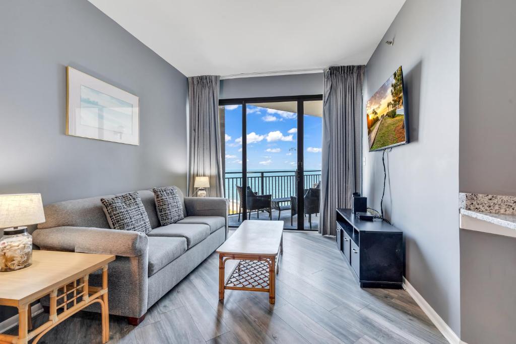 Hosteeva Oceanview Amazing Condo with Private Balcony photo