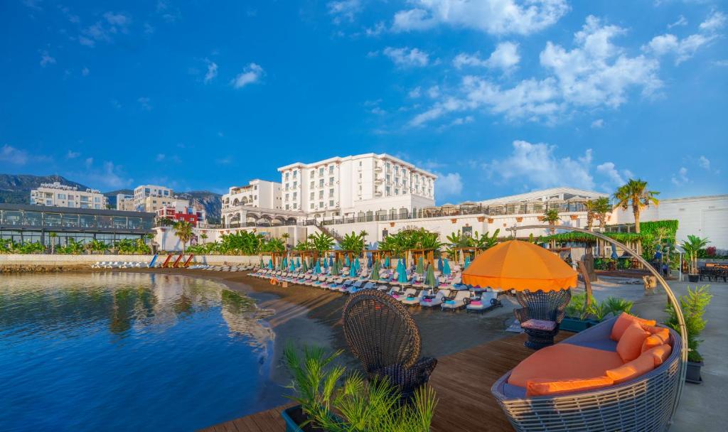 Les Ambassadeurs Hotel Casino&Marina photo