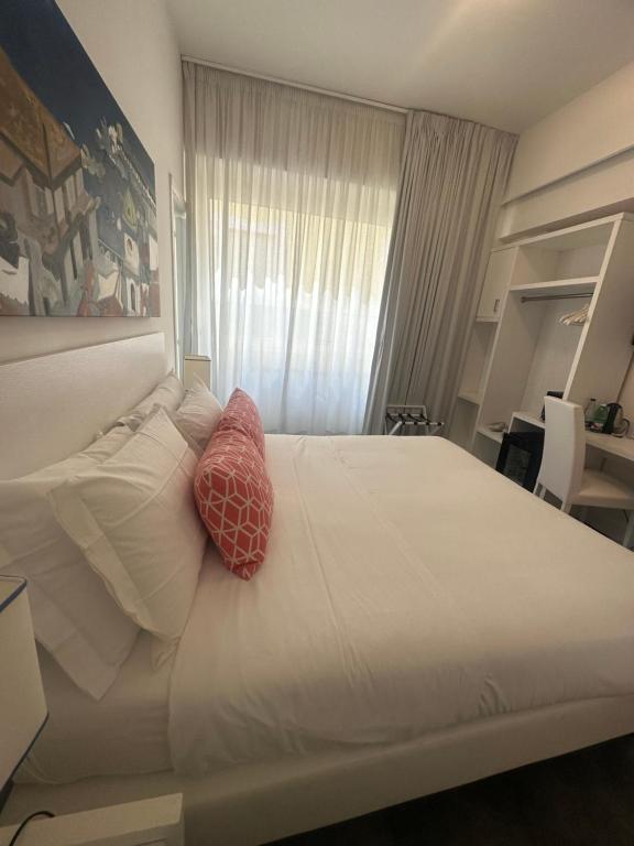Tasso Suites photo