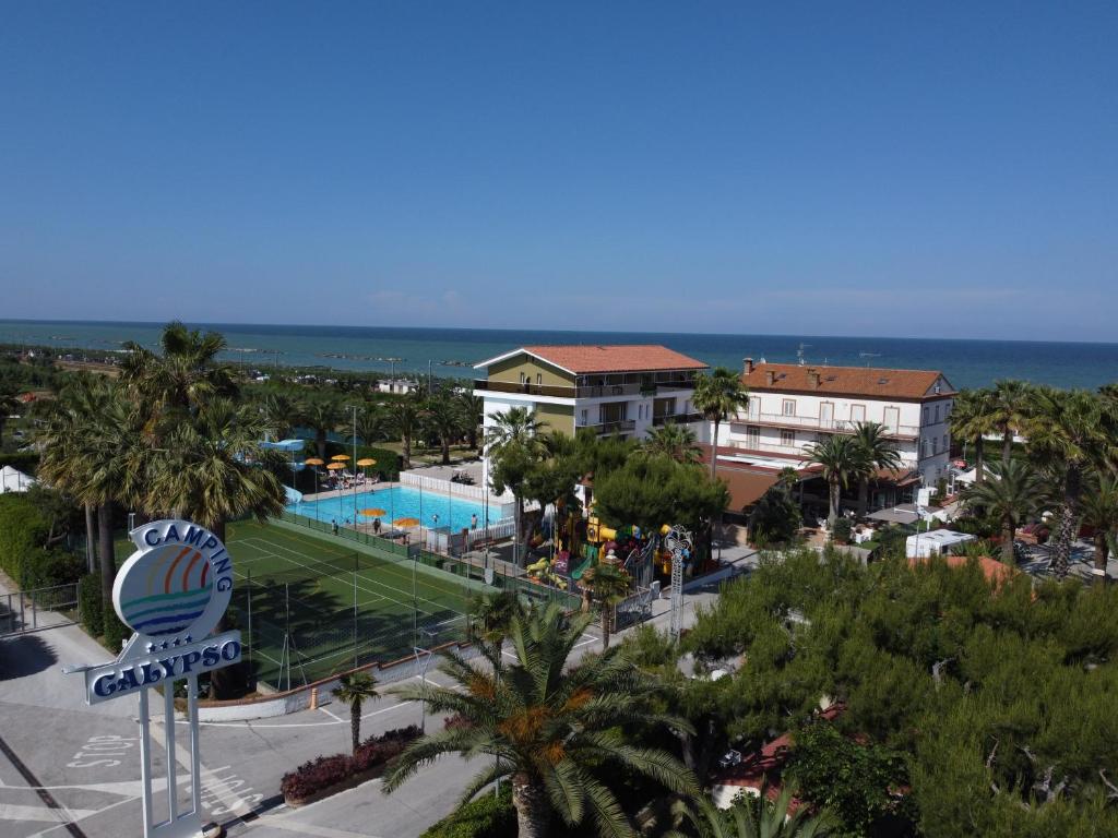 Camping Villaggio Calypso — Hotel in Cupra Marittima