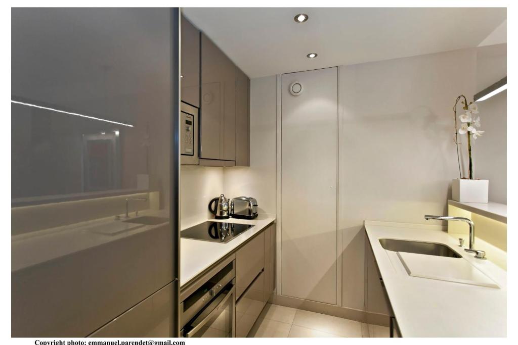 REF 761 - Cannes Croisette - Sea view apartment for rent - 5
