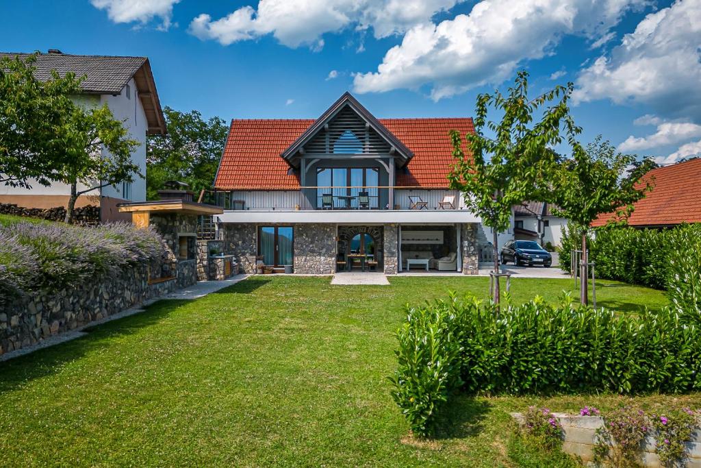 Vineyard Cottage Lan On The Hill - Happy Rentals