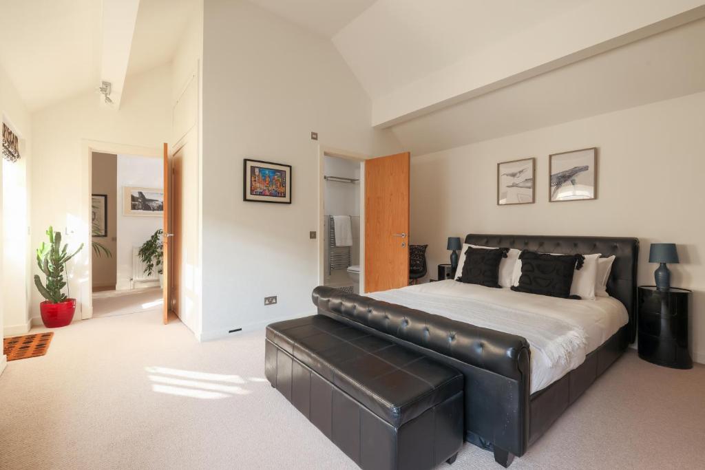 Regency Stables By The Butler Collection, Brighton and Hove