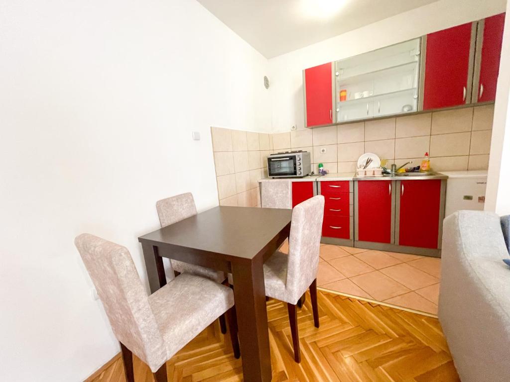 Lovely condo in urban area - 4