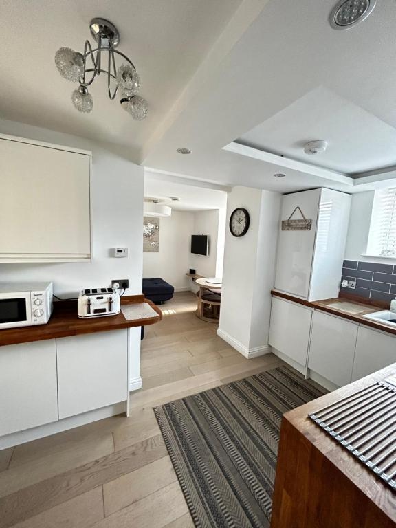 Beachside Apartment, Newquay Town Centre photo 3