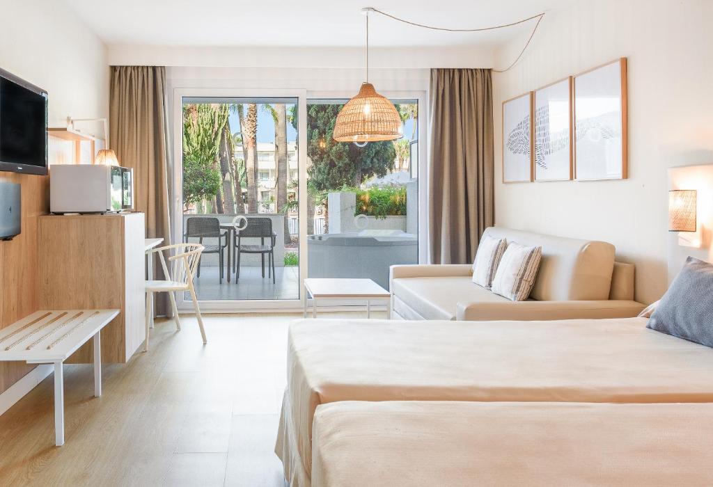 FERGUS Club Palmanova Park — Hotel rooms in Palma Nova, Balearic Islands