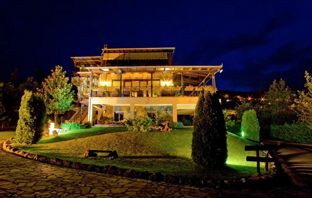 Εσπερίδες, hotel in Naousa Imathias