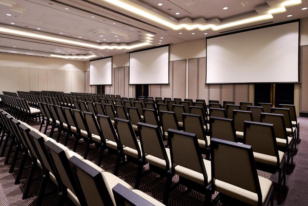 Tárgyalóterem/bálterem