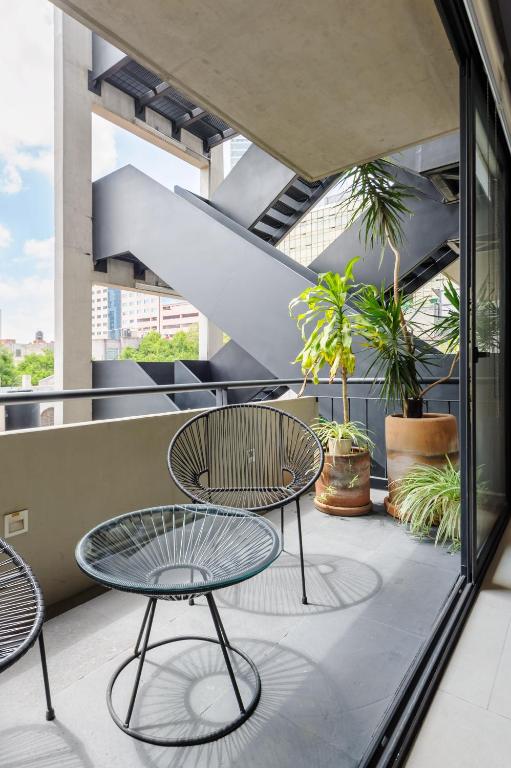 Majestic 1BR with Balcony in Cuauhtémoc - 2