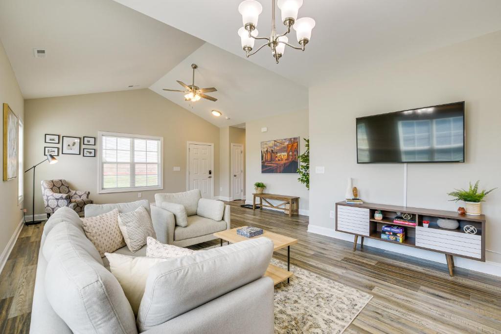 Tranquil Lillington Retreat Near Cape Fear River!