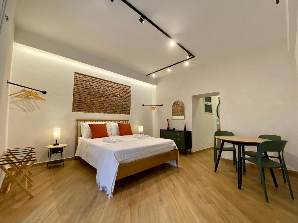 Galatola Suite, Katánie