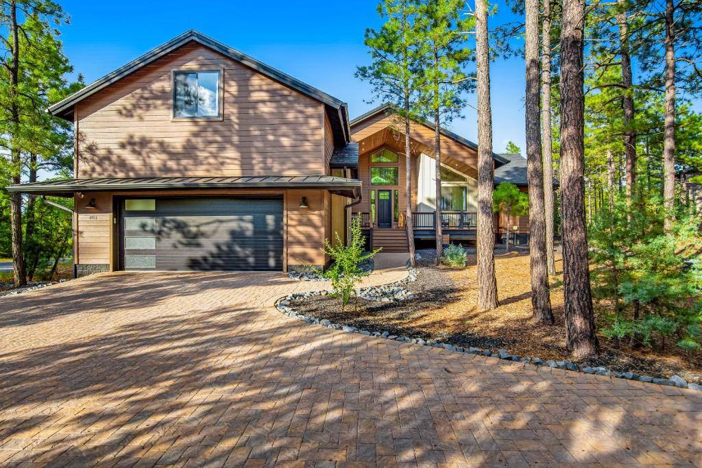 The Tree House, Show Low