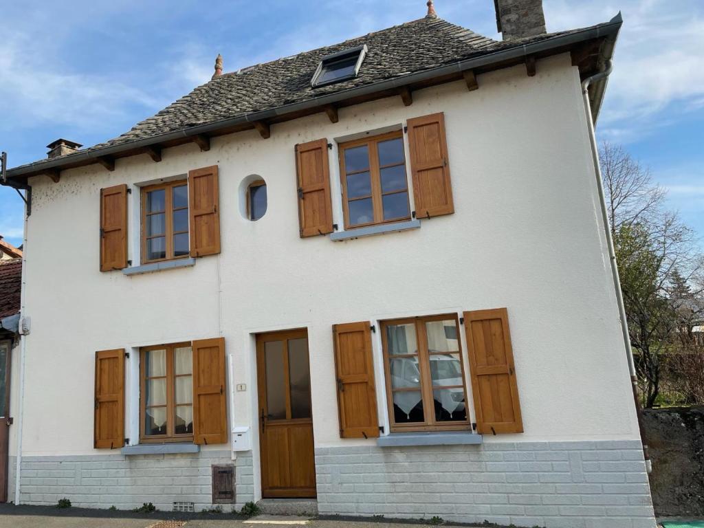 Gîte Cassaniouze, 4 pièces, 6 personnes - FR-1-742-168
