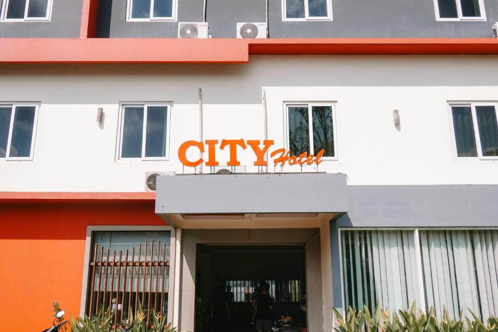 City Hotel Mataram photo