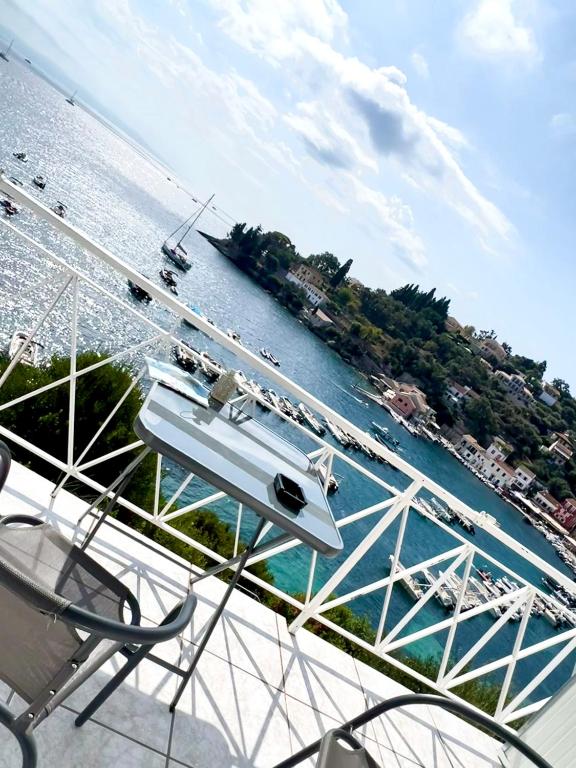 Spyros Aronis Apartments photo
