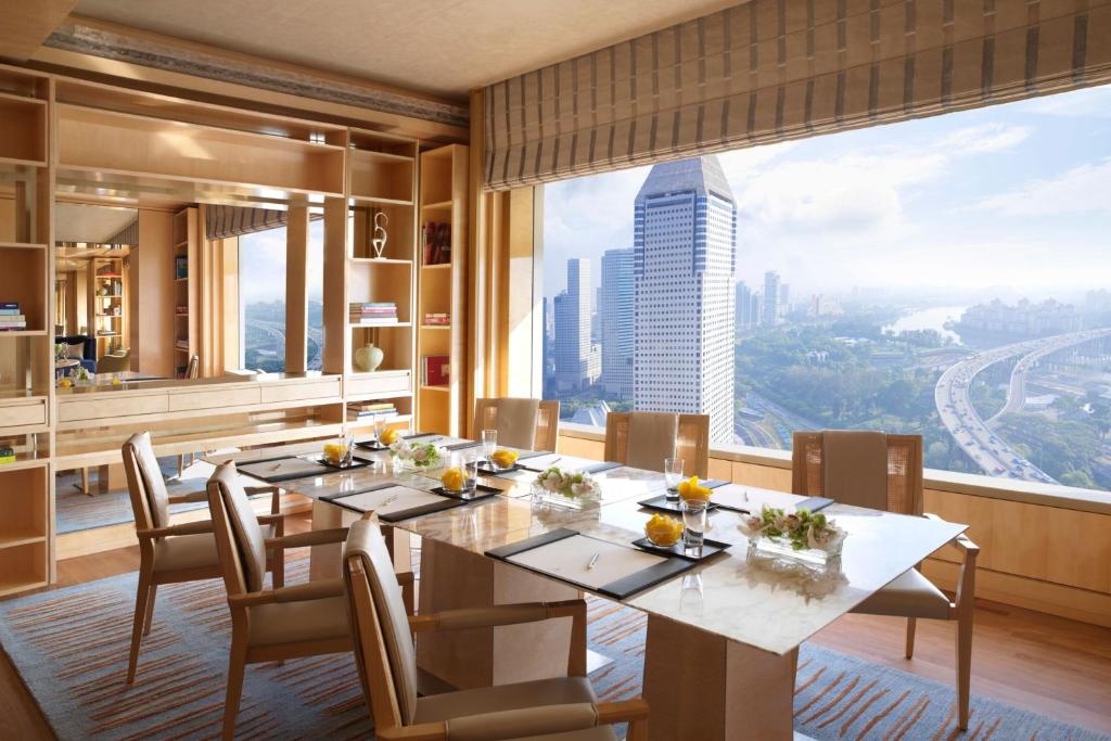 ザ リッツ カールトン ミレニア シンガポール (The Ritz-Carlton, Millenia Singapore)